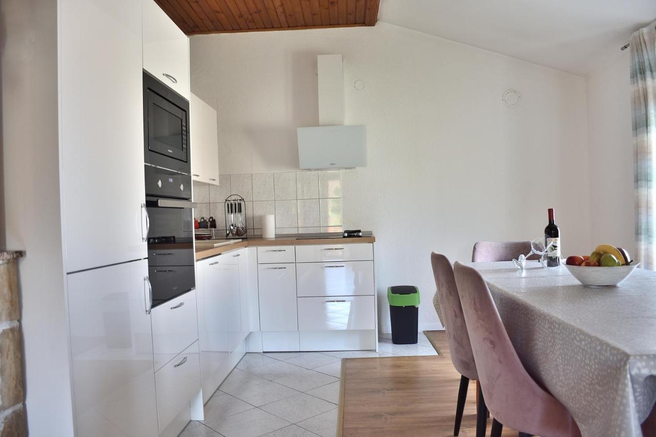 Apartment Leonora Водице Екстер'єр фото
