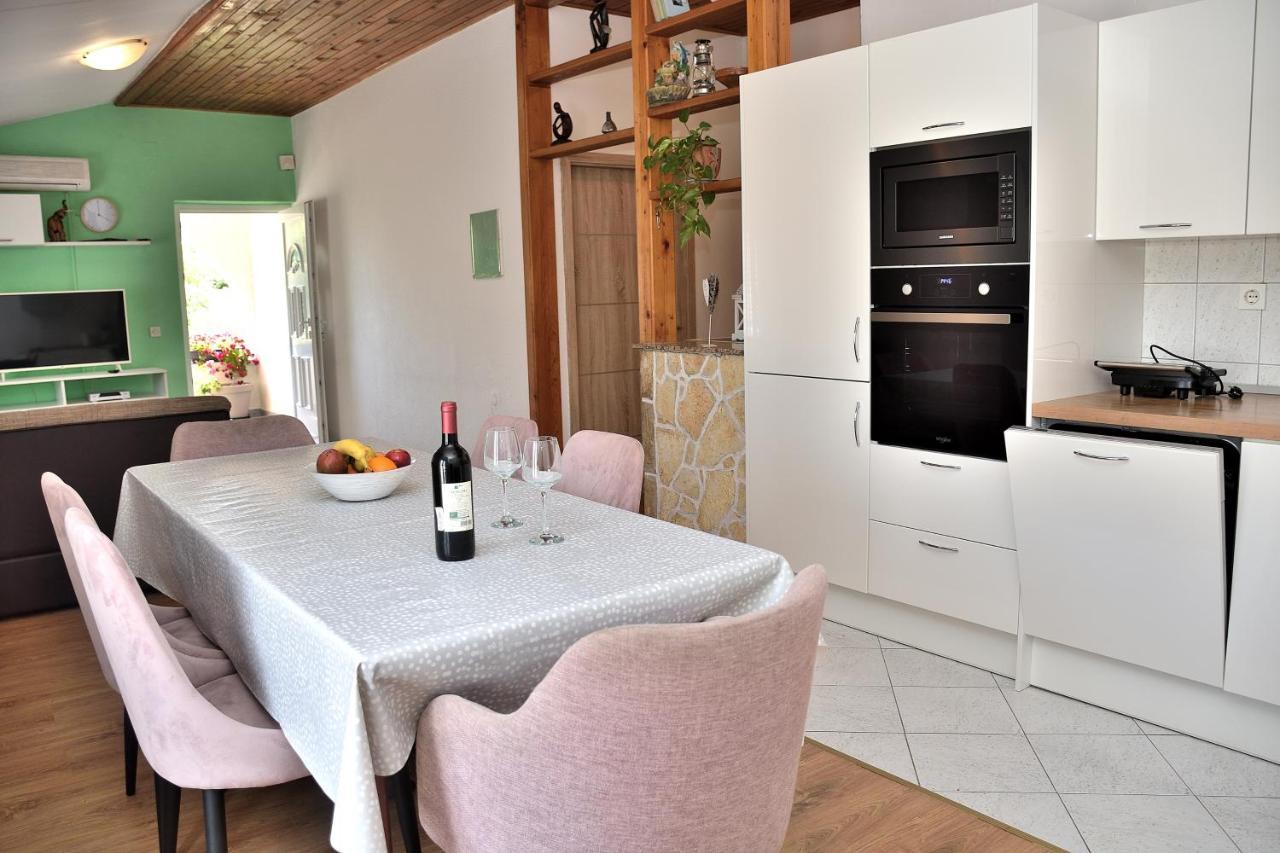 Apartment Leonora Водице Екстер'єр фото