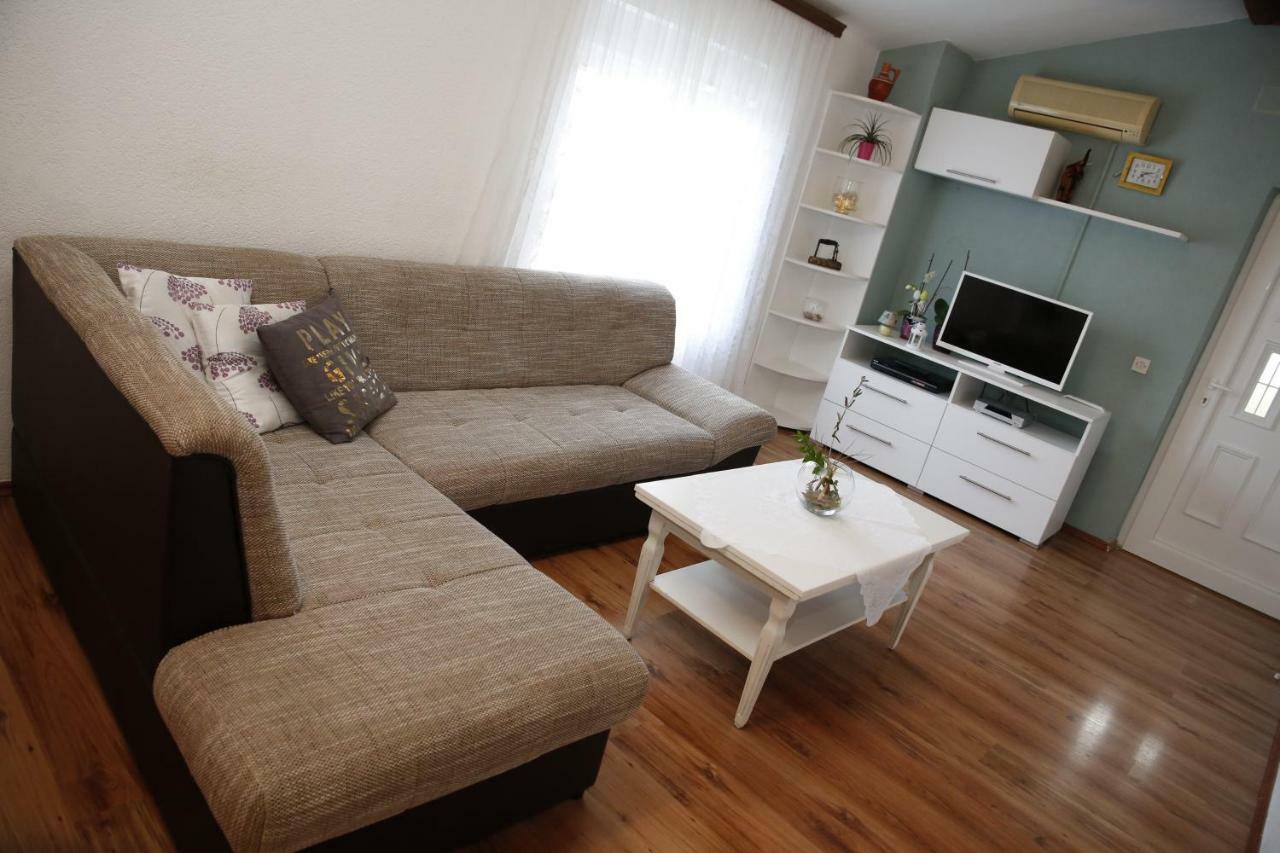 Apartment Leonora Водице Екстер'єр фото